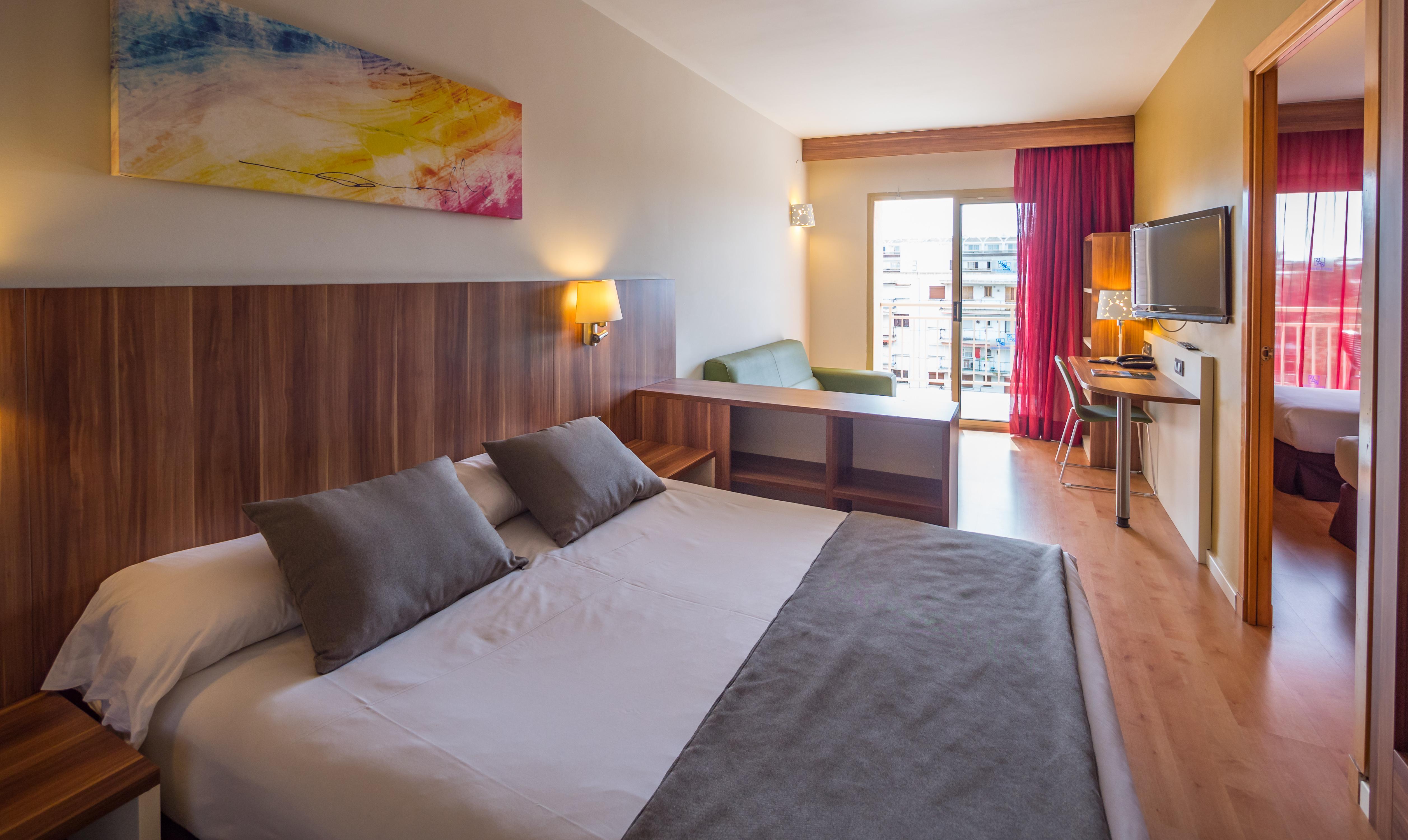 Golden Avenida Family Suites 4* Salou Dış mekan fotoğraf
