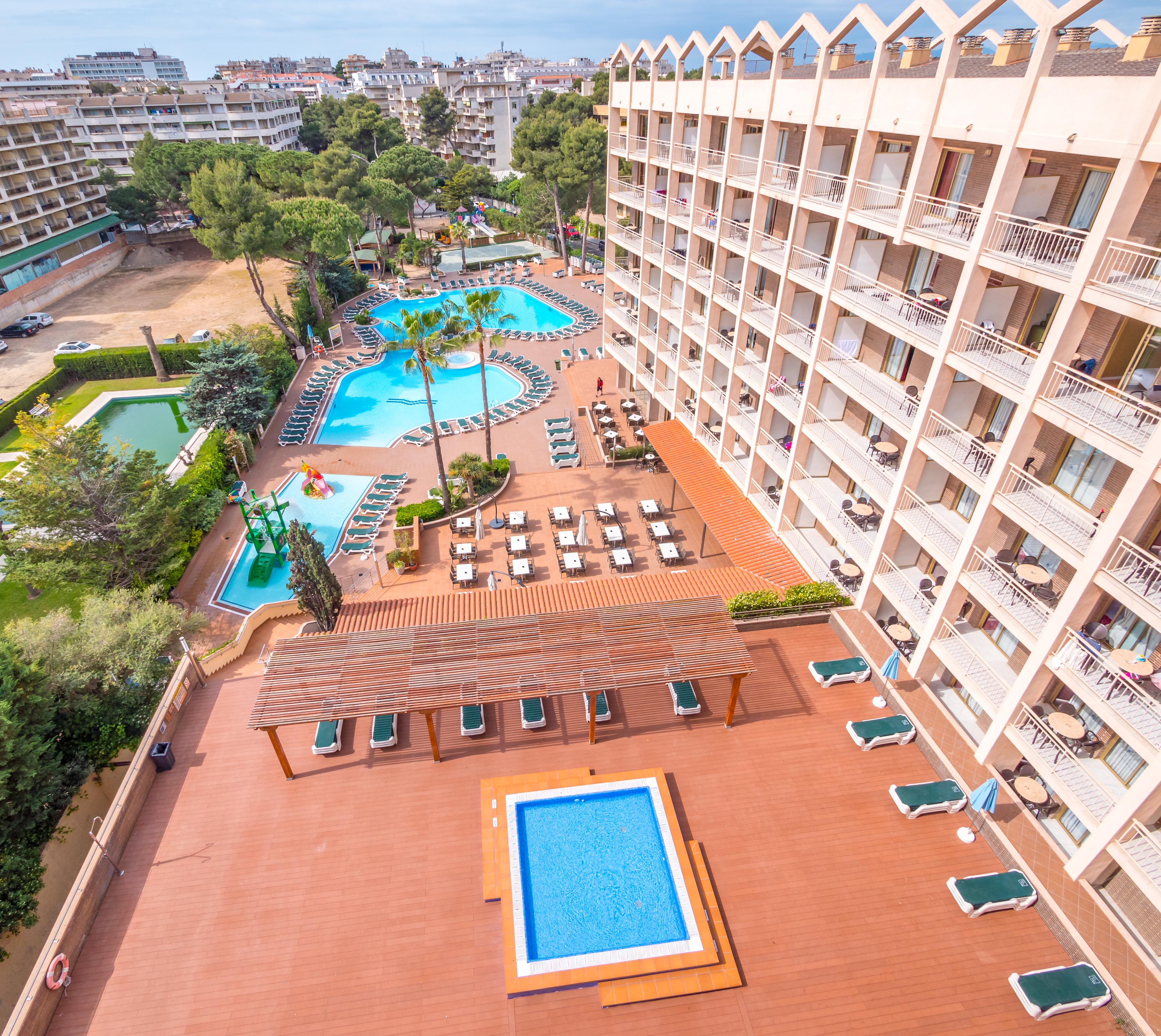 Golden Avenida Family Suites 4* Salou Dış mekan fotoğraf