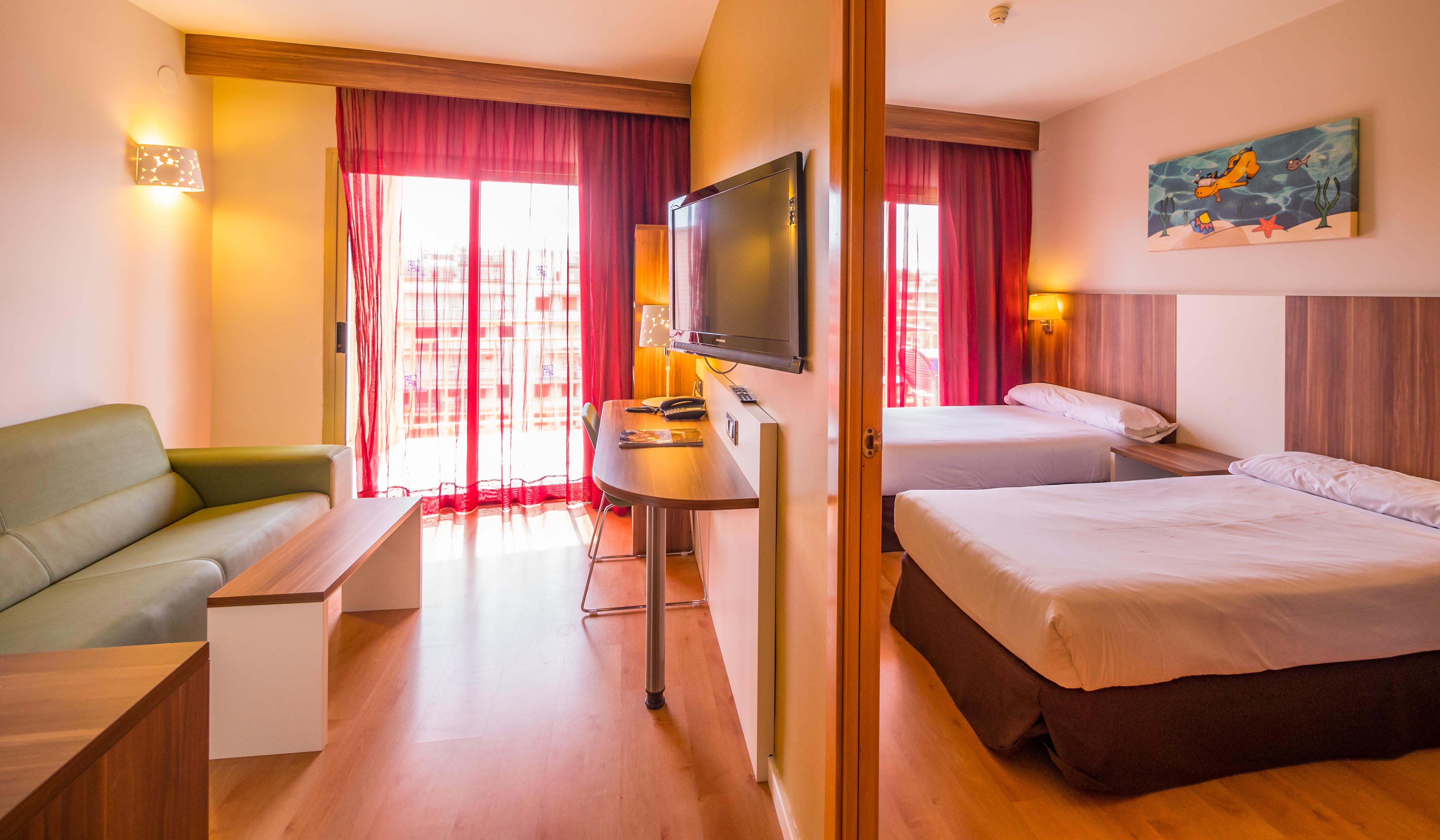 Golden Avenida Family Suites 4* Salou Dış mekan fotoğraf