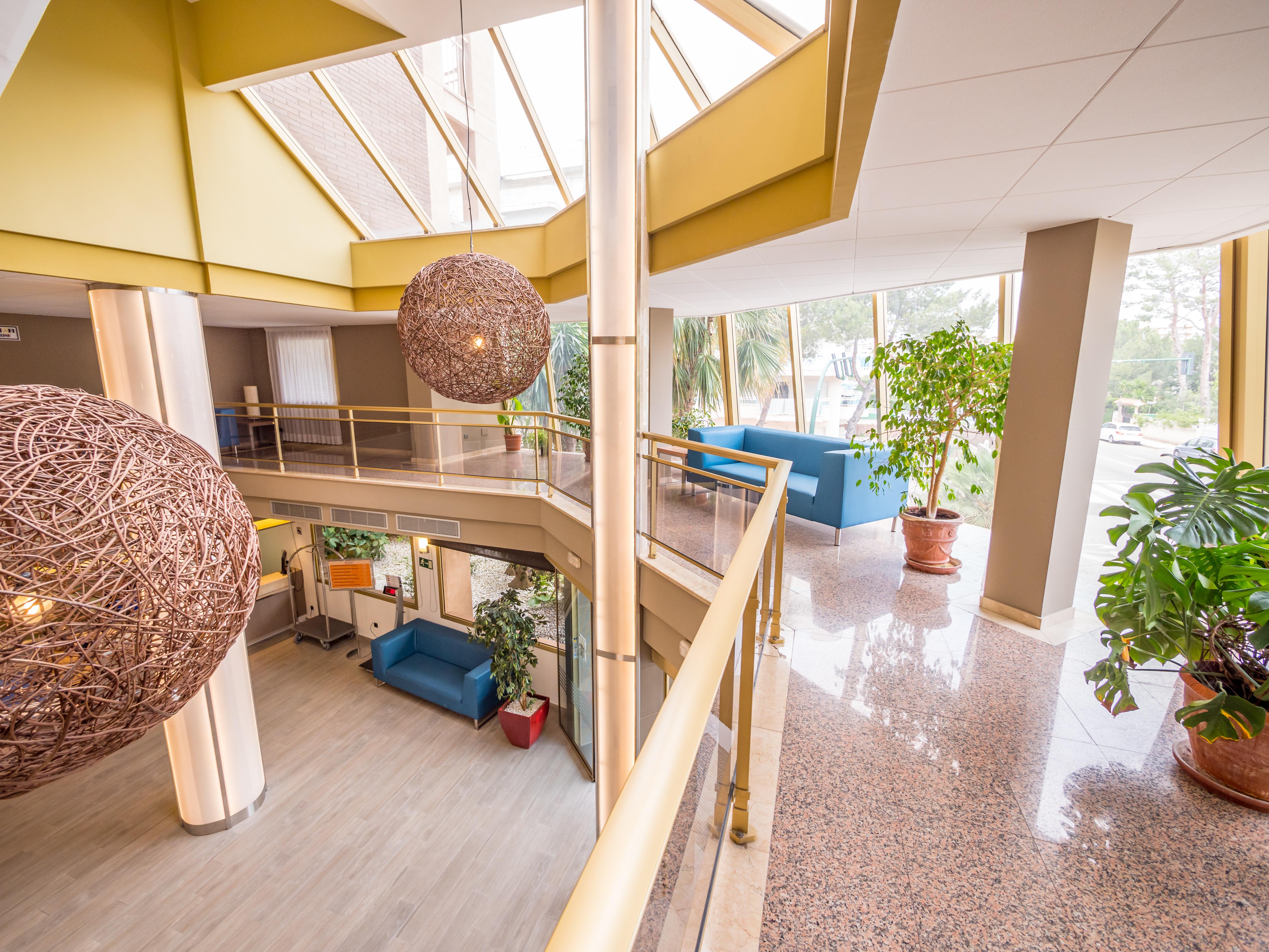 Golden Avenida Family Suites 4* Salou Dış mekan fotoğraf