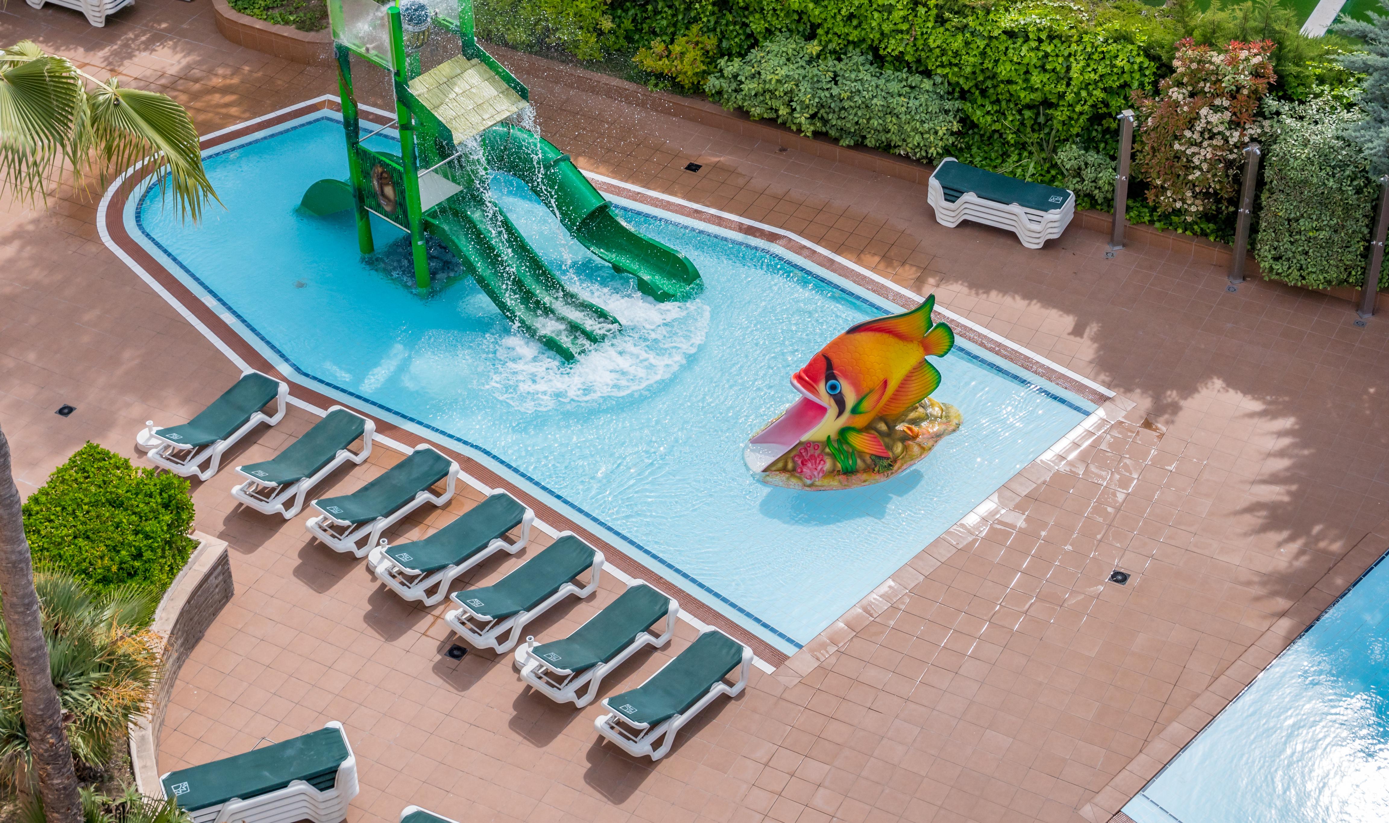 Golden Avenida Family Suites 4* Salou Dış mekan fotoğraf