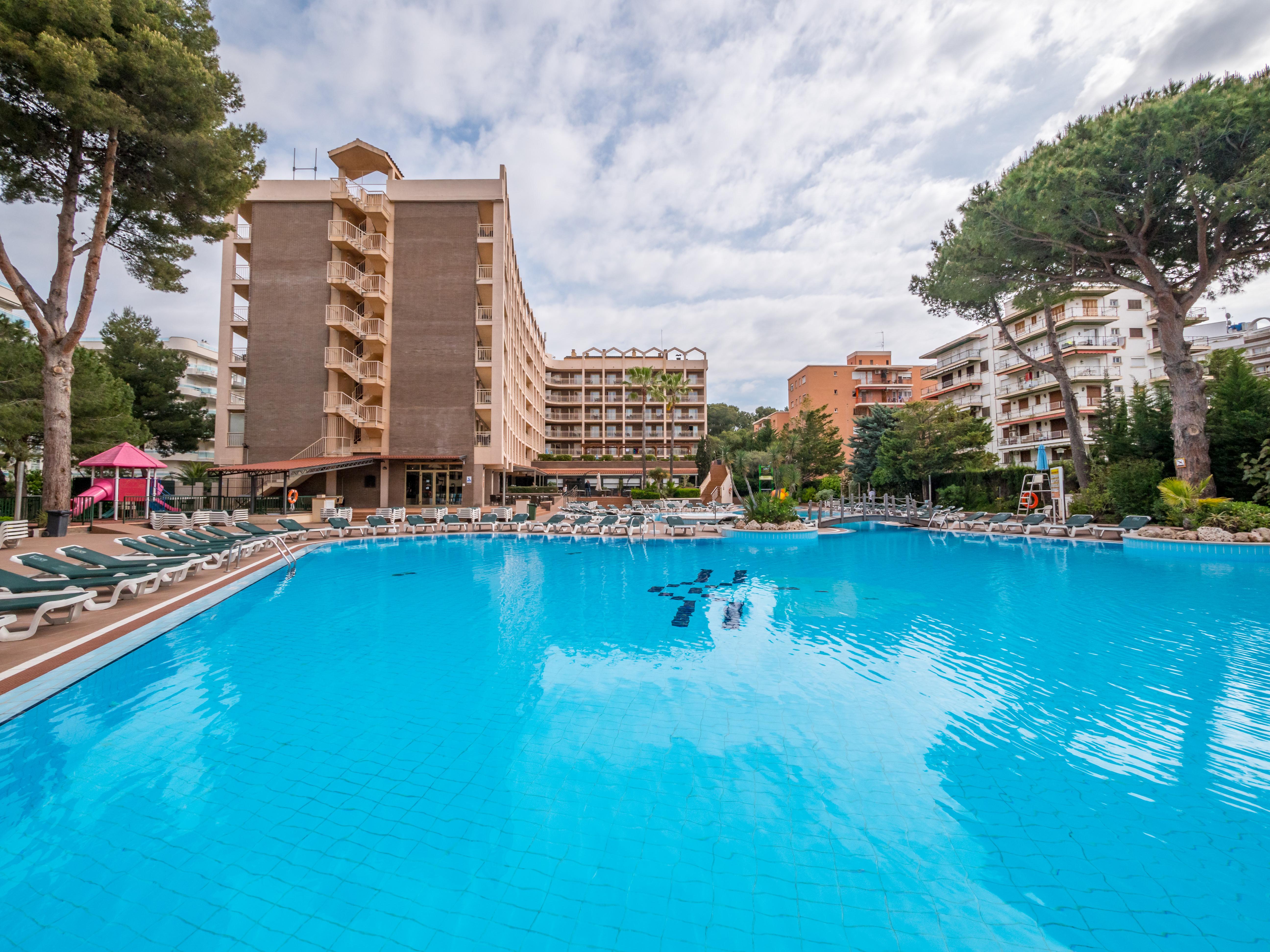 Golden Avenida Family Suites 4* Salou Dış mekan fotoğraf