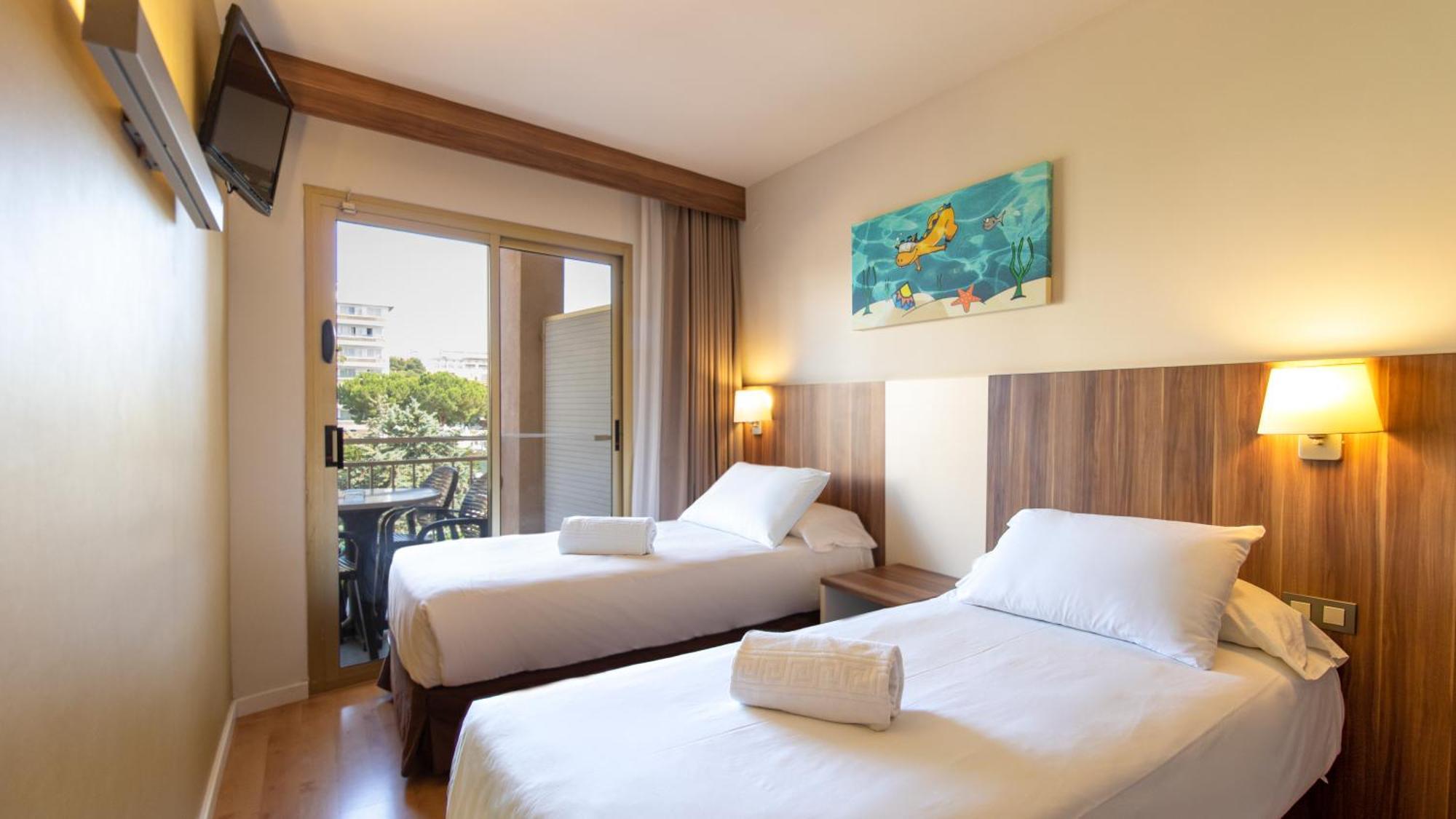 Golden Avenida Family Suites 4* Salou Dış mekan fotoğraf