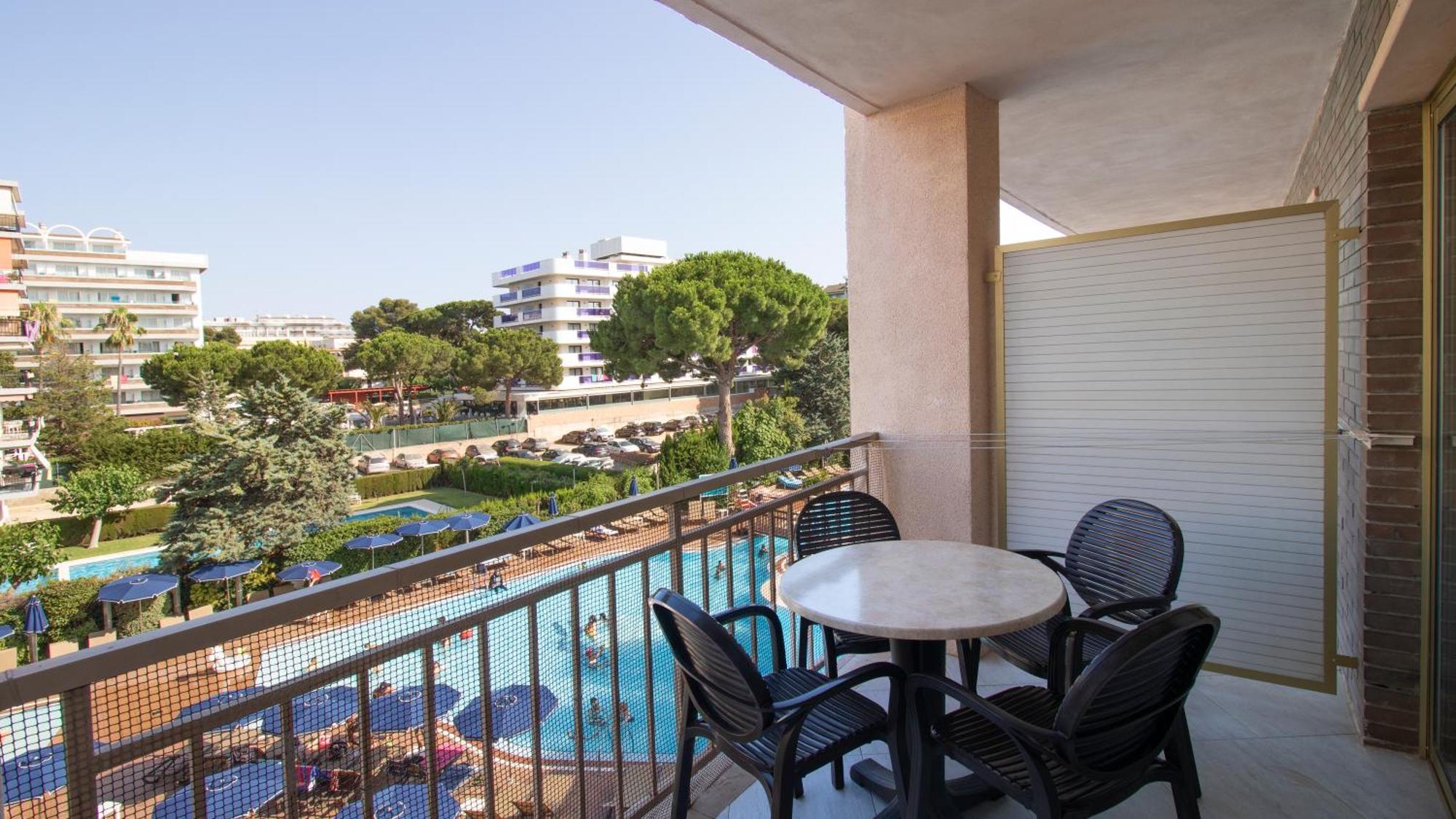 Golden Avenida Family Suites 4* Salou Dış mekan fotoğraf