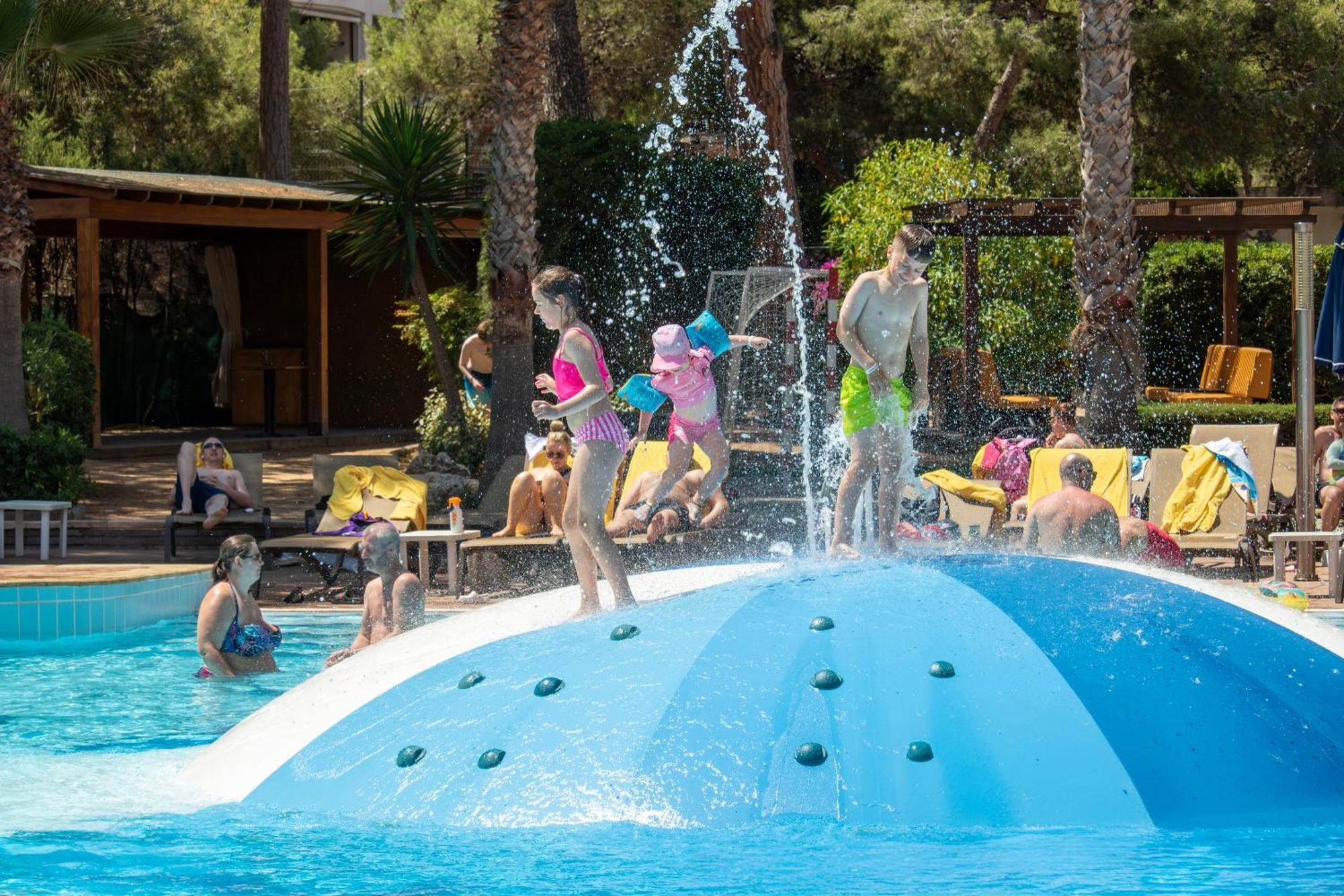 Golden Avenida Family Suites 4* Salou Dış mekan fotoğraf