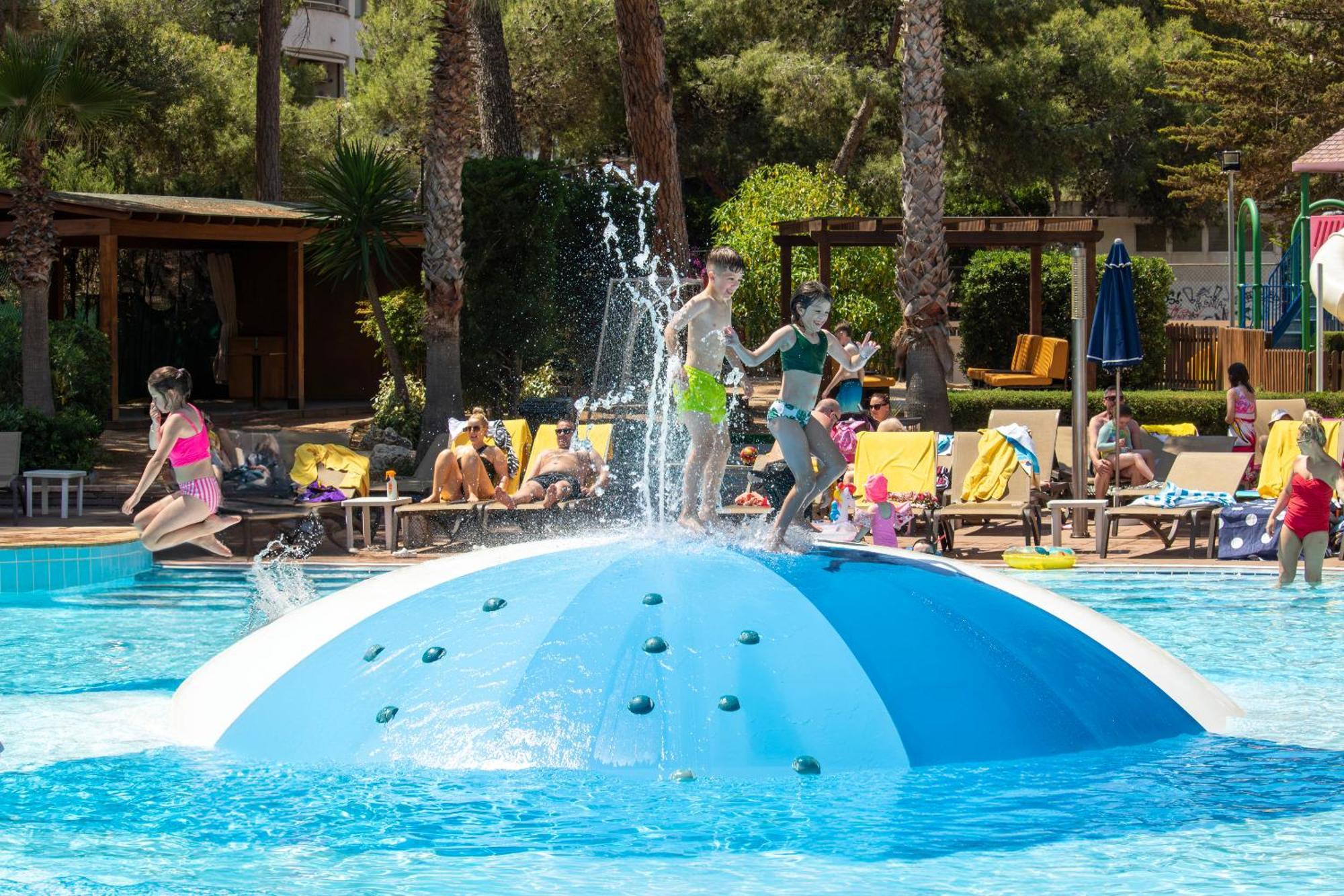 Golden Avenida Family Suites 4* Salou Dış mekan fotoğraf