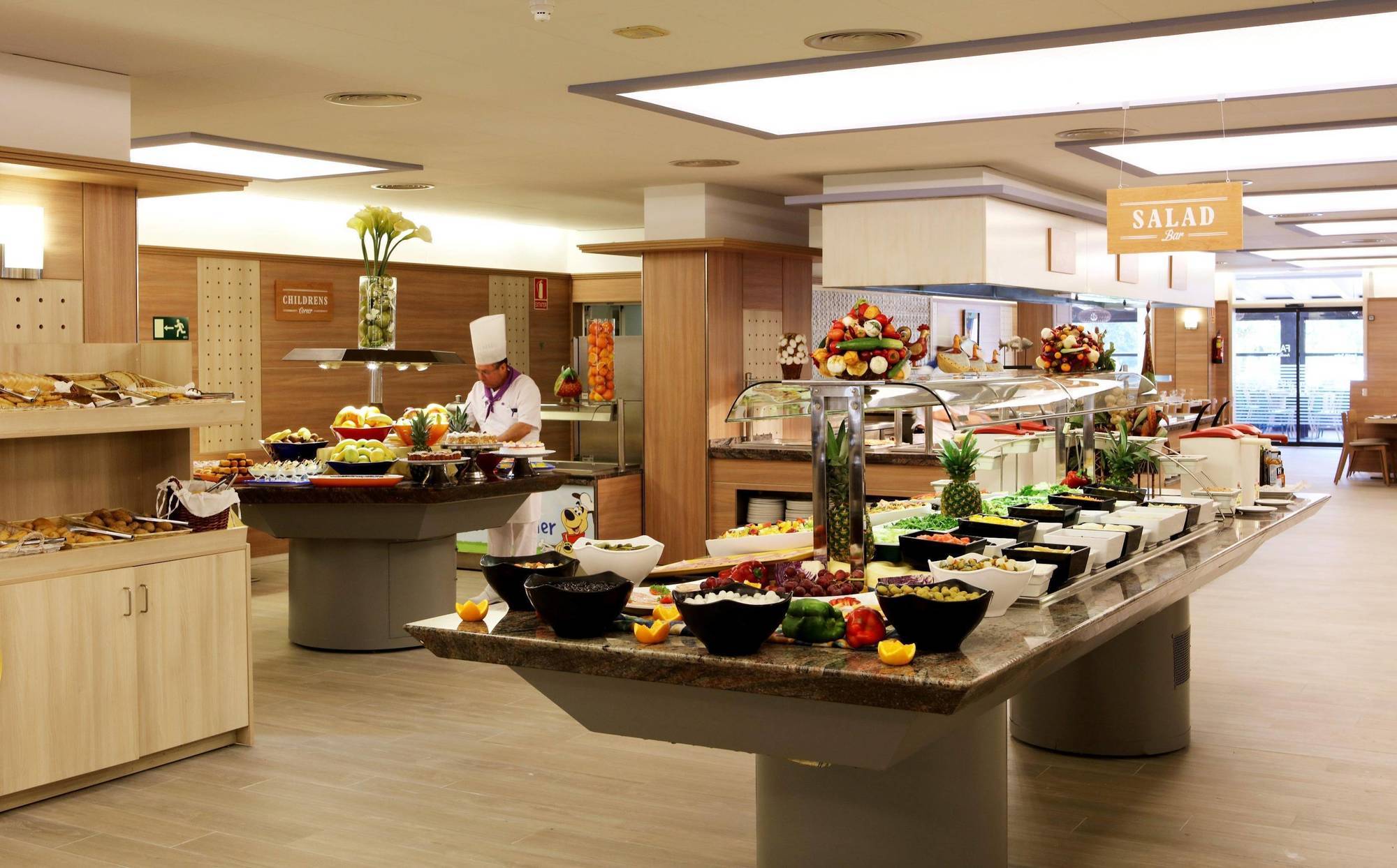 Golden Avenida Family Suites 4* Salou Dış mekan fotoğraf