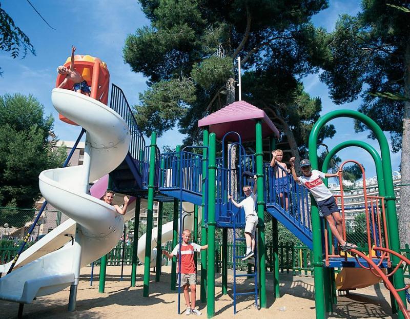Golden Avenida Family Suites 4* Salou Dış mekan fotoğraf